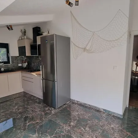 Nyaraló Robinson House Duje