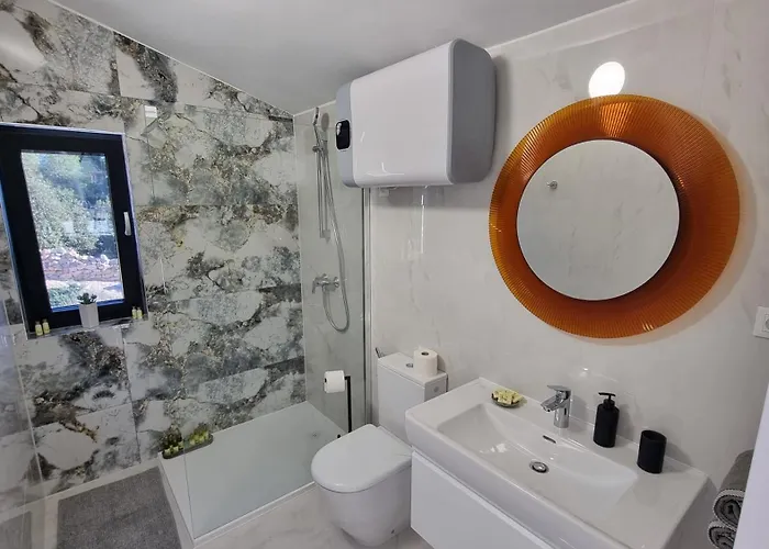 Robinson House Duje Дом отдыха *