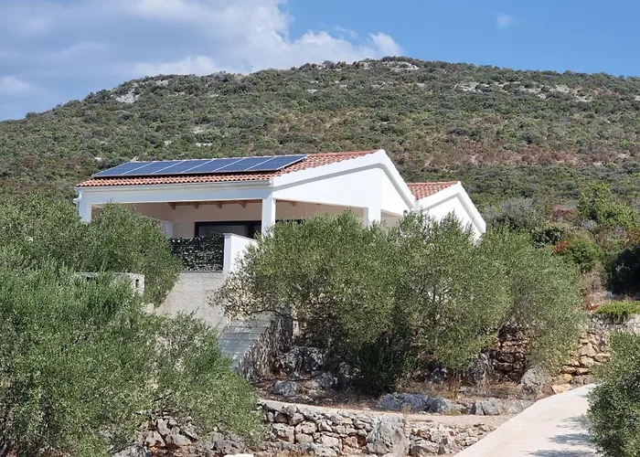 Robinson House Duje Дом отдыха