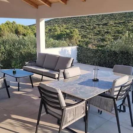 Dom wakacyjny Robinson House Duje