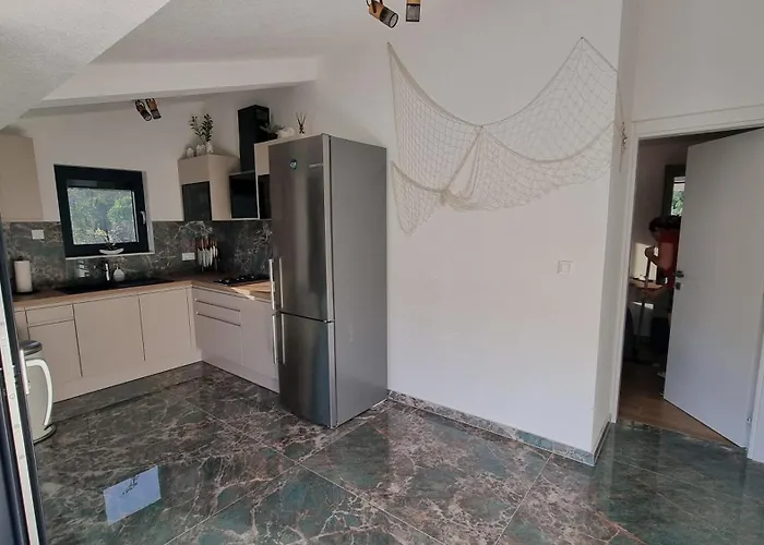 Dom wakacyjny Robinson House Duje